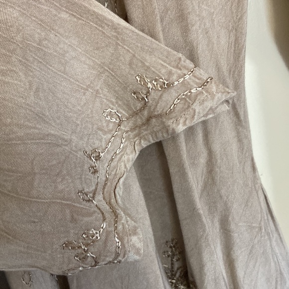 Embroidered tunic - Picture 4 of 6